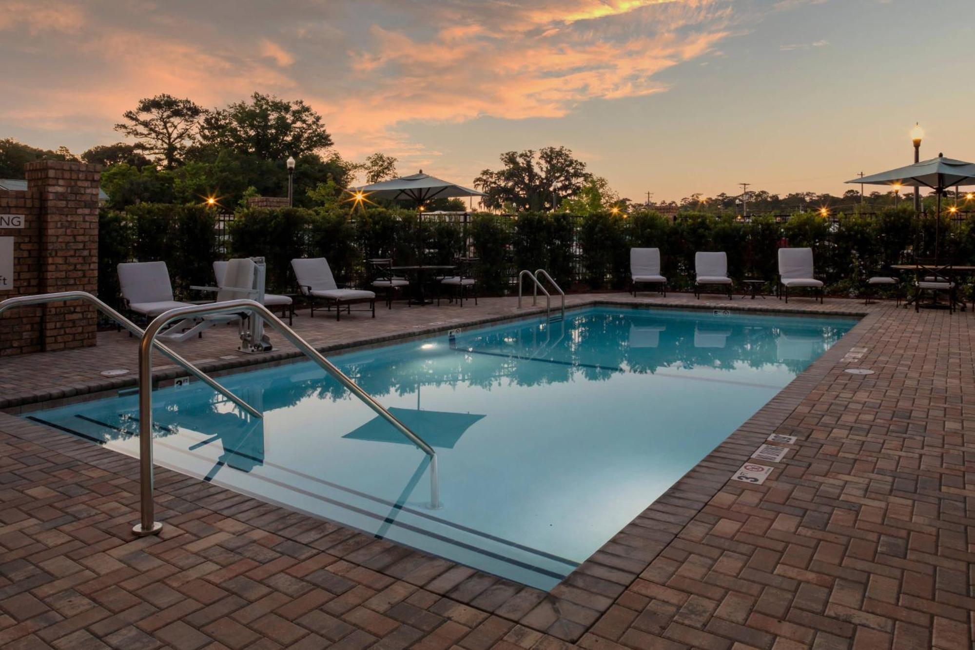 Courtyard By Marriott Thomasville Downtown Buitenkant foto
