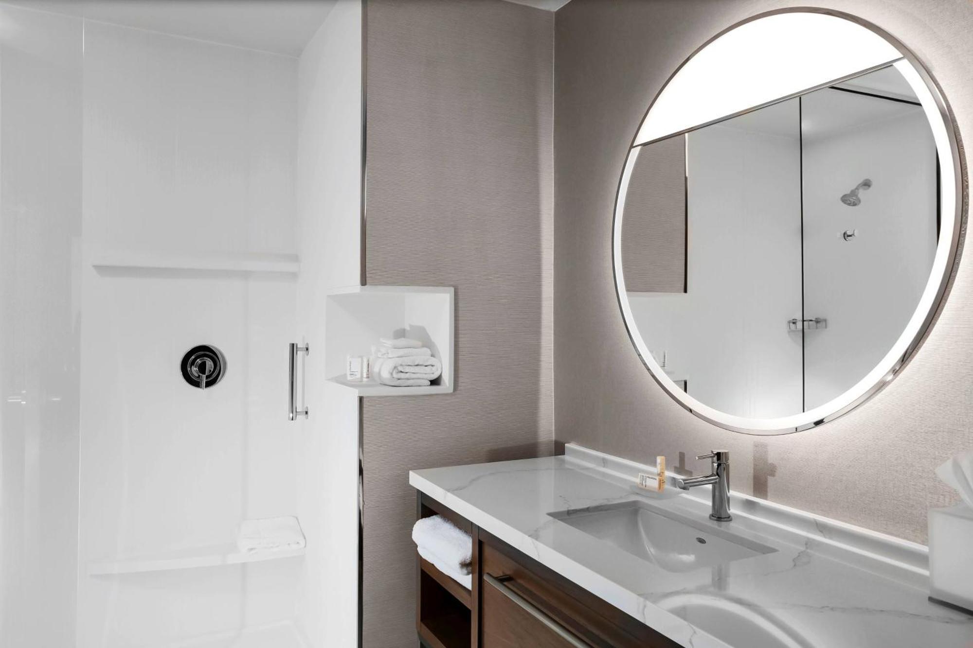 Courtyard By Marriott Thomasville Downtown Buitenkant foto